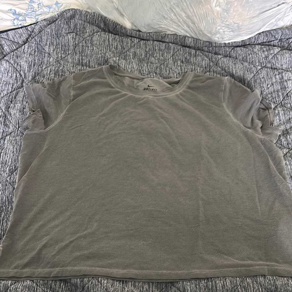 Nike Gray Short Sleeve Tee